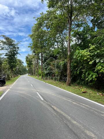Tanah Tepi Jalan Dan Air Terjun Titi Hayun Yan Kedah 1
