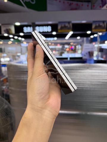 samsung z fold 6 5g ram12gb/512gb - photo 4 of 5