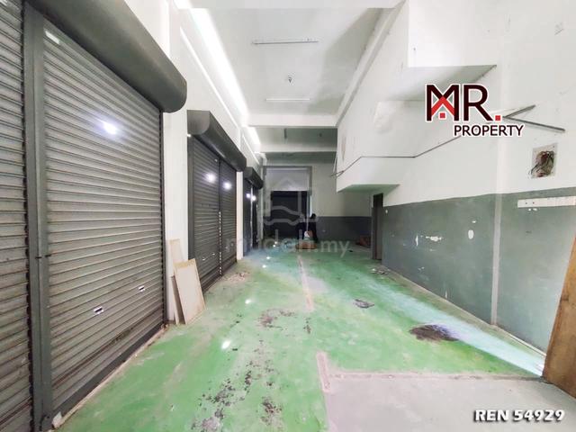 CORNER LOT 3 Storey Shop Lot Pusat Perniagaan Perdana FOR SALE 1