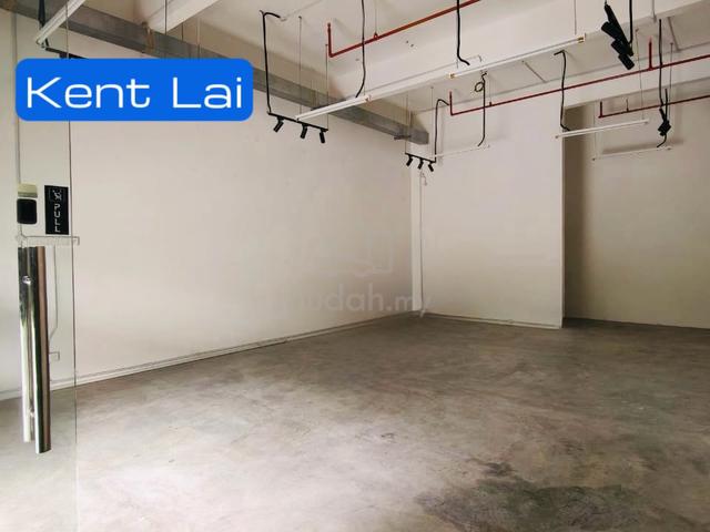 PRIME LOCATION. Golden Triangle 2. 1st Floor. Near lift. Available now 1