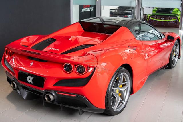 Ferrari F8 Spider 2021 Rosso Corsa (uk spec) - 2