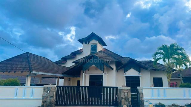 Rumah bunglow besar 1