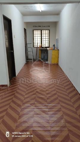 Rumah 2 Tingkat Untuk Dijual 1