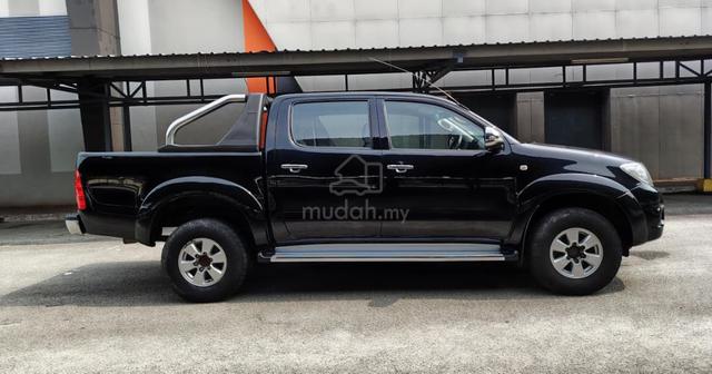 2010 CASH OTR Toyota HILUX 2.5G FACELIFT (A) D/CAB - 5