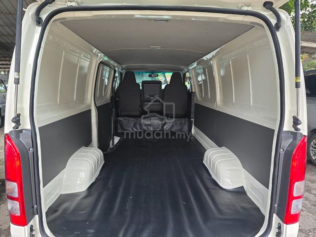 2017 Toyota HIACE 2.5 (M) Panel Van - 4