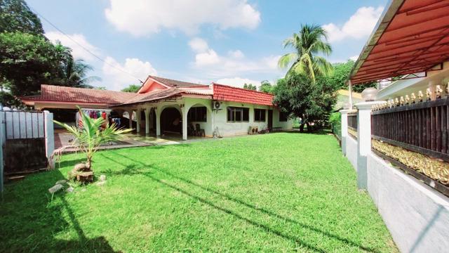 Single Storey Bungalow Taman Sri Andalas Klang 1