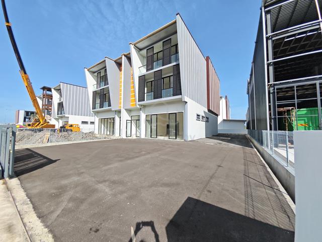 3 Storey Light Industrial Offices cum Showroom + Warehouse for Rent 1