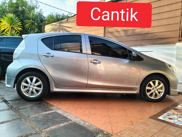 PRIUS C TRD Sportivo Cantik - 4