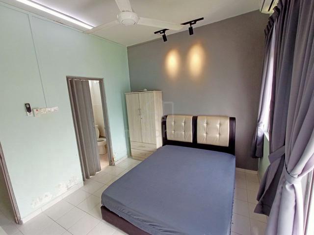 QUEEN BED FEMALE ROOM Pangsapuri Cheng Ria Near Bt Berendam Melaka 1