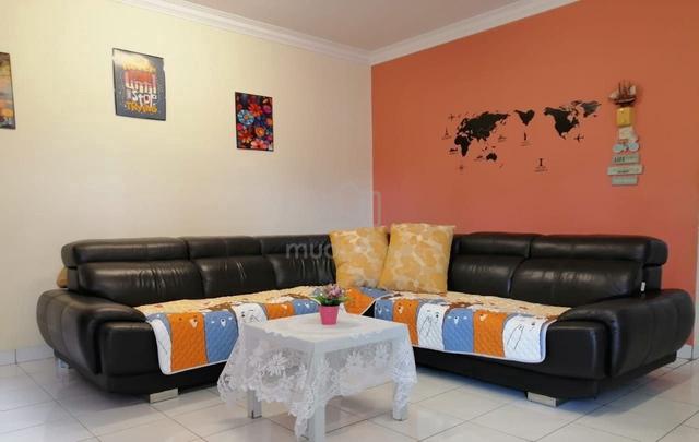 Below Bank Value Townhouse Kota Laksamana 1