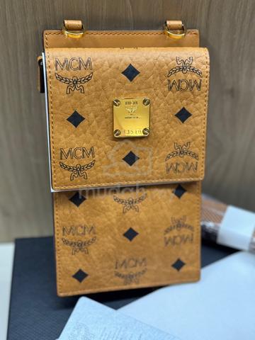 Mcm hotsell pouch bag