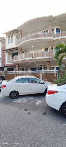 3 Storey House [Corner] With Pool & GerdenLaman Residen, Jln Kuching 1