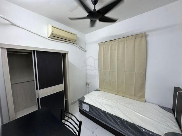 Female unit aircon room Georgetown jelutong harmony view 1