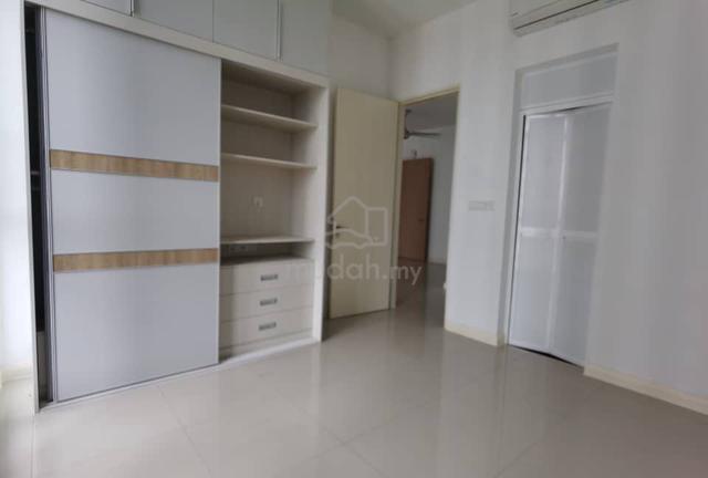 D' Pristine @ Medini 4