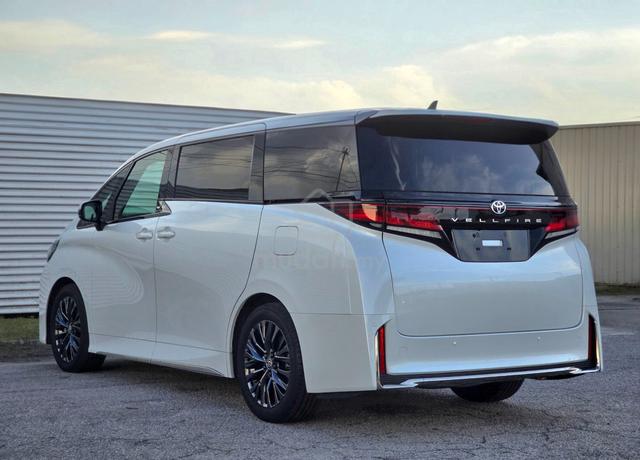 2025 Toyota VELLFIRE 2.4 Z PREMIER JBL Black INTR - 4