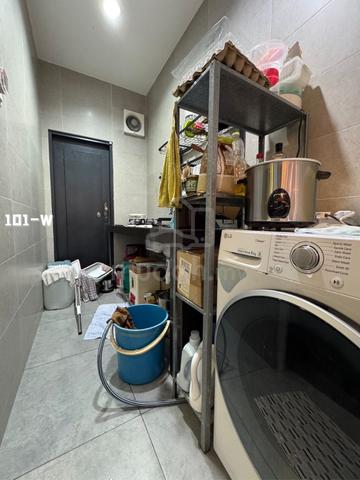 Tip Top Condition Fully Reno Furnished 33x65 Endlot Aman Perdana Klang 4