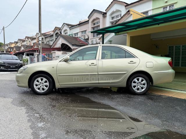 Toyota Camry - 3