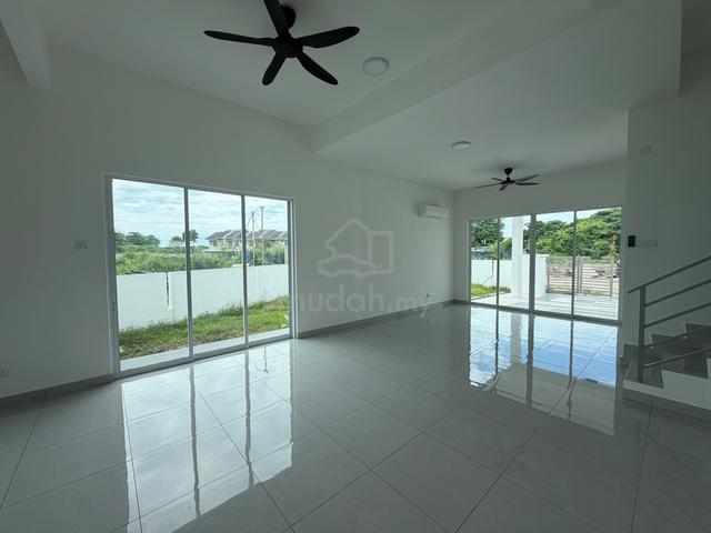 Valdor Jawi Three Storey Terrace House Penang 1