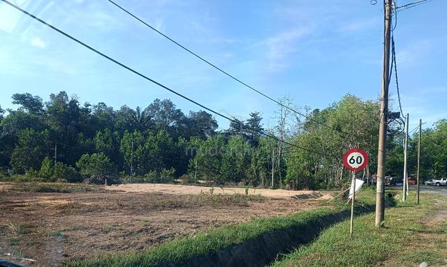 1 lot kedai bersebelahan PASAR borong baru MACHANG 1