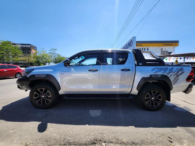 2023 Toyota HILUX 2.8 ROGUE  FACELIFT BUMPER STEEL - 2