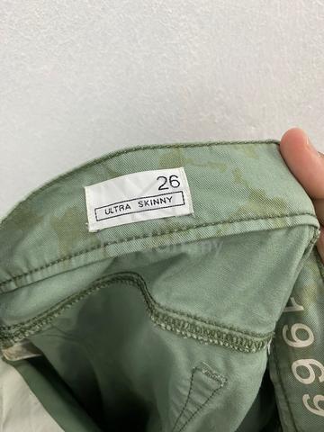 Gap 1969 Sage Green Camo Ultra Skinny Zip Pants - photo 4 of 6