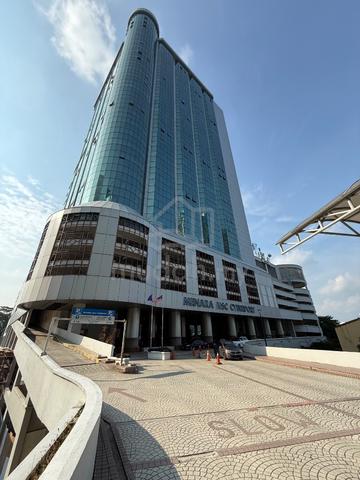 Merana MSC Cyberport JB, The office is fully furnished with desks 1