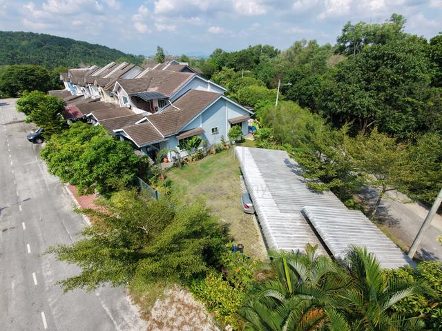 Spacious Property – Corner Lot At Lorong Gugusan Alam, Puncak Alam 1