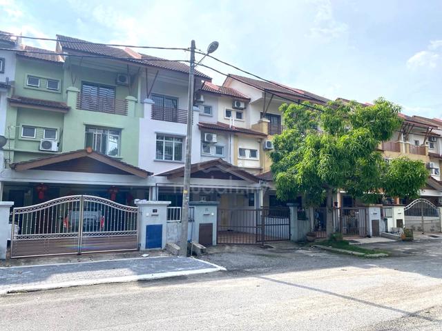 2.5sty House, Taman Bukit Serdang, Seri Kembangan 1