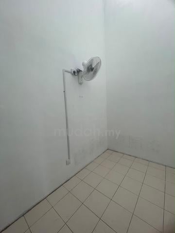Jalan Berlian Taman Cahaya Masai 1