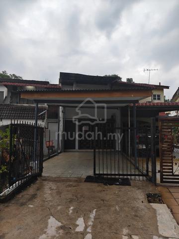 2 storey , Fasa 9 , Sri Gombak . 1