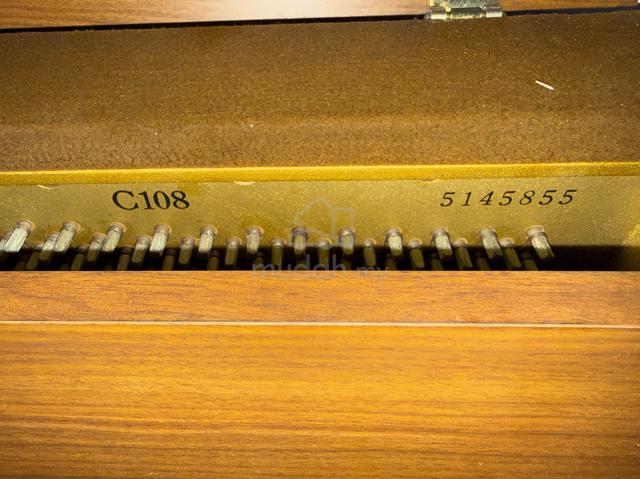 Yamaha piano - photo 3 of 4