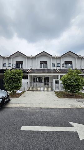 M Senyumia Salak Tinggi Double Story house for sale 🏡 1