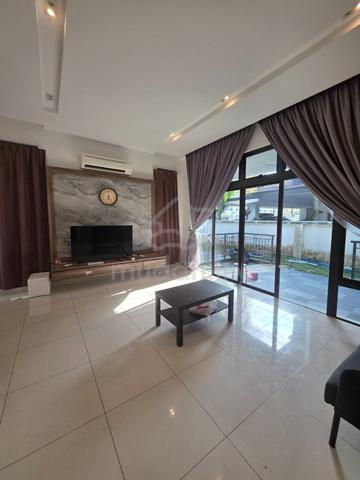 Eco Botanic verandah near to back gate cluster house for rent 1
