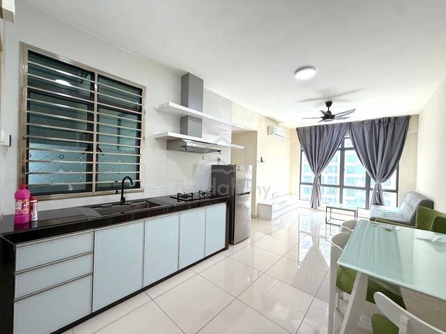 ARC Austin Hill Middle Room with Aircon Fan full Furnished at Tmn Daya 1