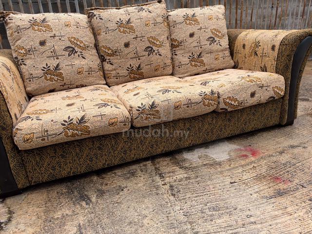 7ft Fabric Deep Sofa 3 Seater - photo 3 of 5