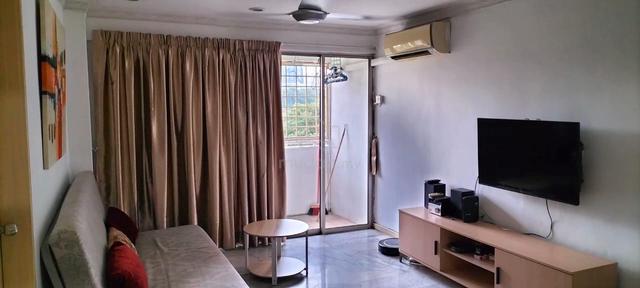 Iris Apartment (Taman Desa) 1