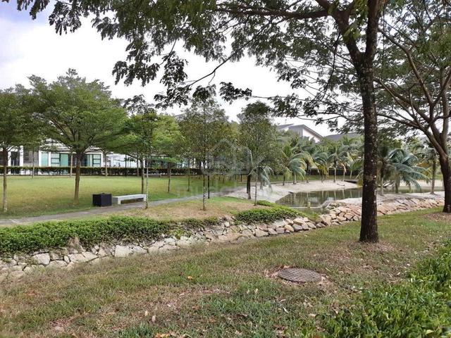 Senibong Cove @ The WaterEdge residence, Semi-D with Water pond view 4