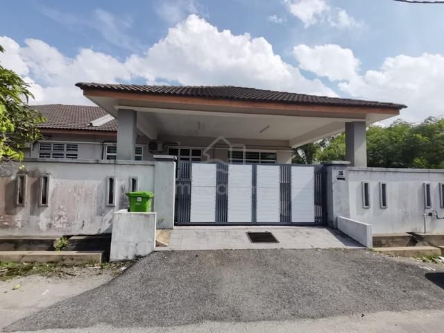 Single storey semi-D for rent!! 1