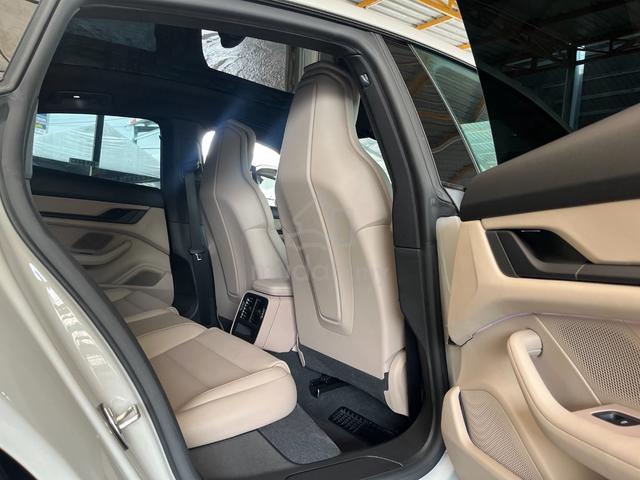 2024 Porsche TAYCAN (1k Milleage) NANO WHITE - 4