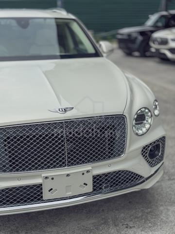 EXCLUSIVE GENTLEMAN TASTE Bentley BENTAYGA 4.0 V8 - 4