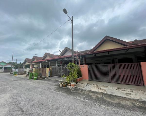 Fully Renovated Peramu 1 Story Terrace House 1
