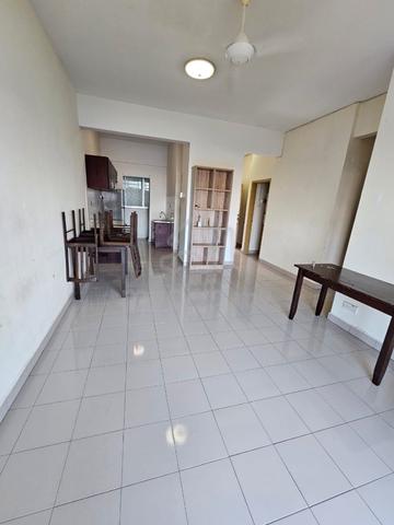 University Place (Plaza Ivory) 1