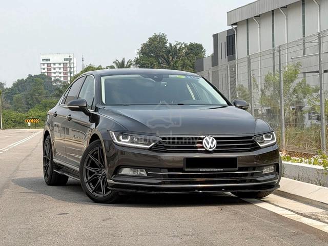 {2017} Volkswagen PASSAT 2.0 HIGHLINE P/Boot F/Lon - 1