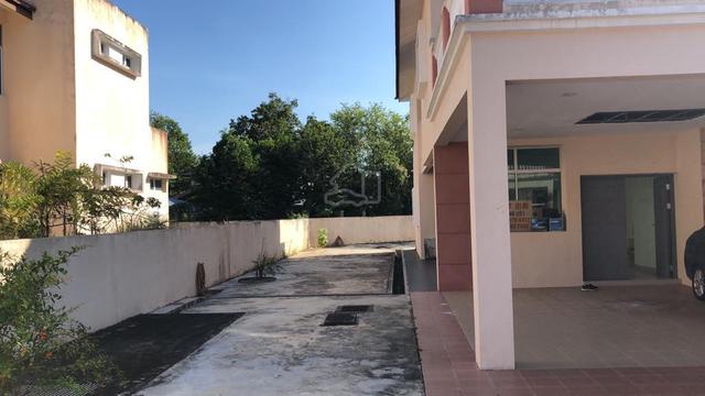Penang Teluk Kumbar Not Furnished Semi-Detached House For Rent 1