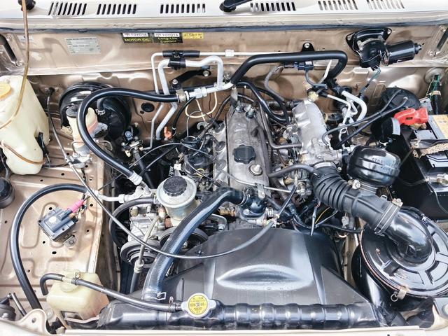 Toyota Unser 1.8 LGX (A) - 2