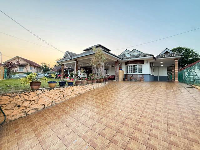 HUGE LAND GUARDED 💥 Bungalow Lavender Height Senawang Seremban 1