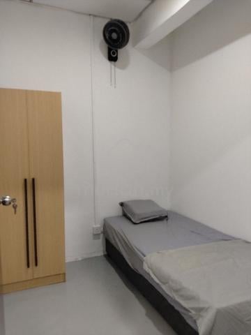 Brand new room rental at Larkin perdana 1
