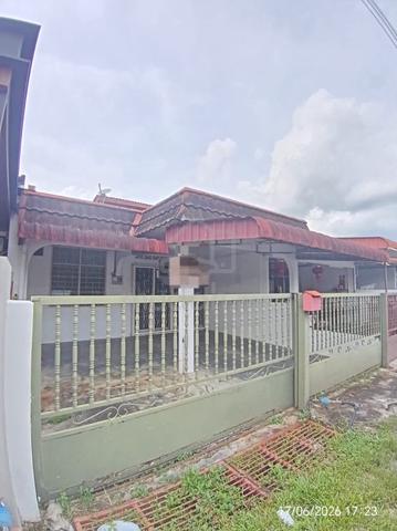 Well Maintained Single Storey House For Sale at Aulong 1