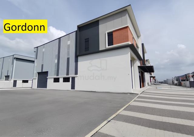 Palmera Corner Unit Semi-D Factory for Rent 1