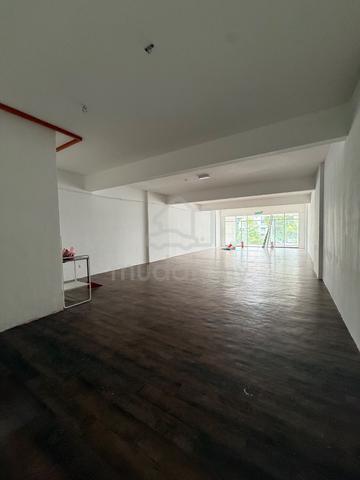 Summerksye Shop Office Level 2_Facing Main Road Lucerne Solaria 1
